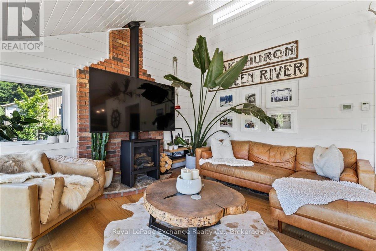 268 Saugeen Street, Saugeen Shores, Ontario N0H 2L0 - Photo 19 - X12267462