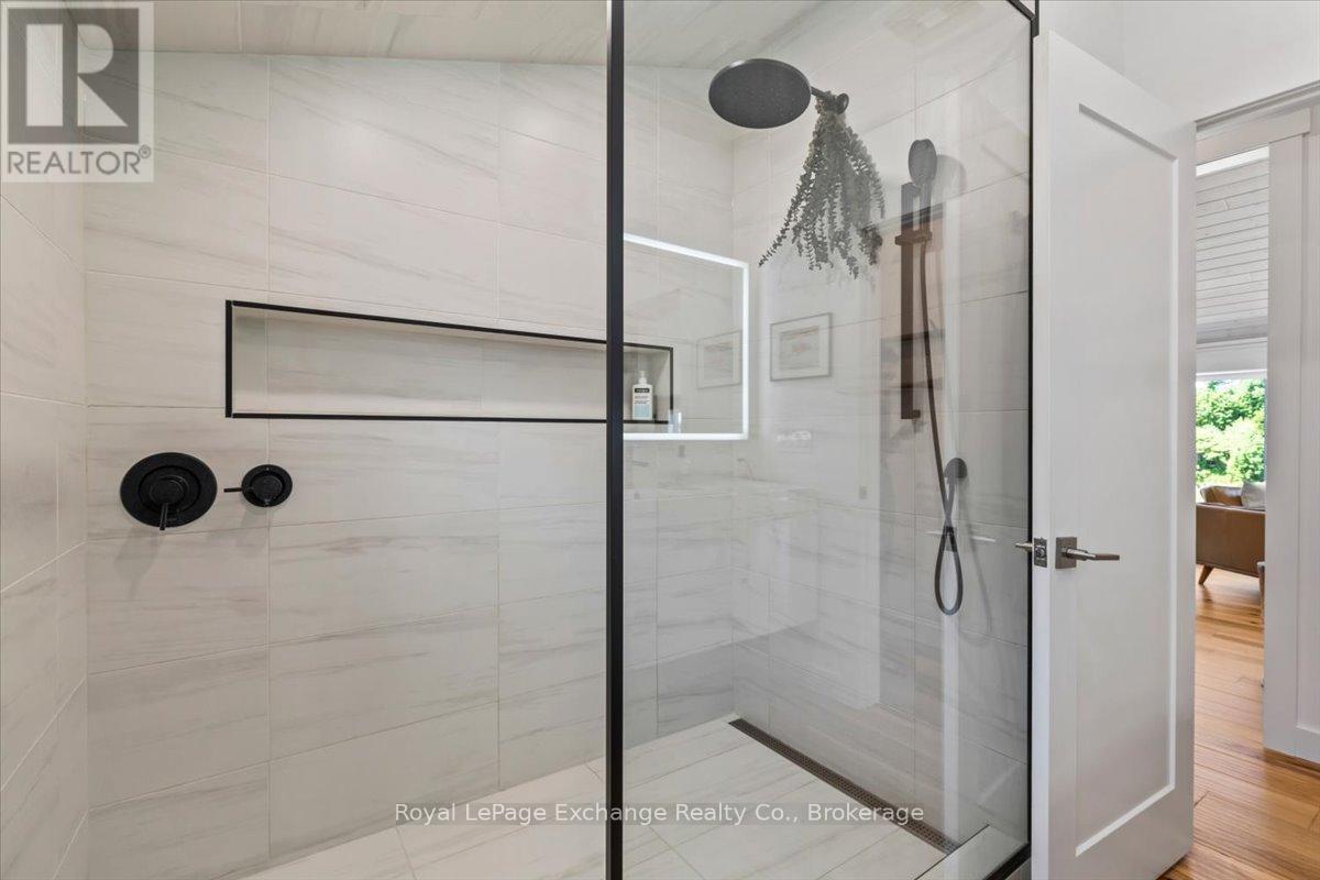 268 Saugeen Street, Saugeen Shores, Ontario N0H 2L0 - Photo 23 - X12267462