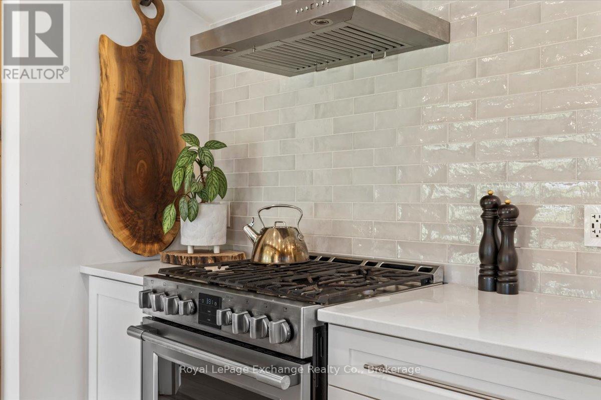 268 Saugeen Street, Saugeen Shores, Ontario N0H 2L0 - Photo 16 - X12267462