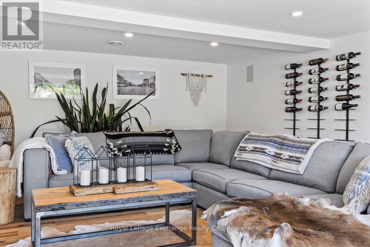 268 Saugeen Street, Saugeen Shores, Ontario N0H 2L0 - Photo 38 - X12267462