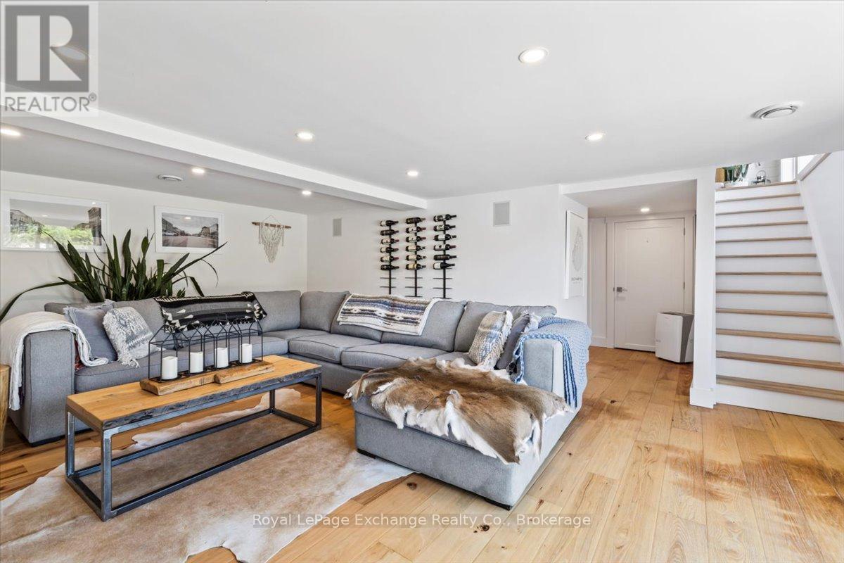 268 Saugeen Street, Saugeen Shores, Ontario N0H 2L0 - Photo 31 - X12267462