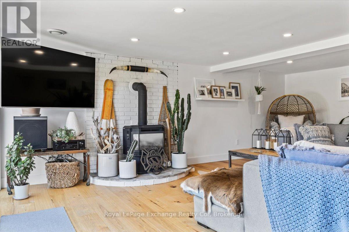 268 Saugeen Street, Saugeen Shores, Ontario N0H 2L0 - Photo 37 - X12267462