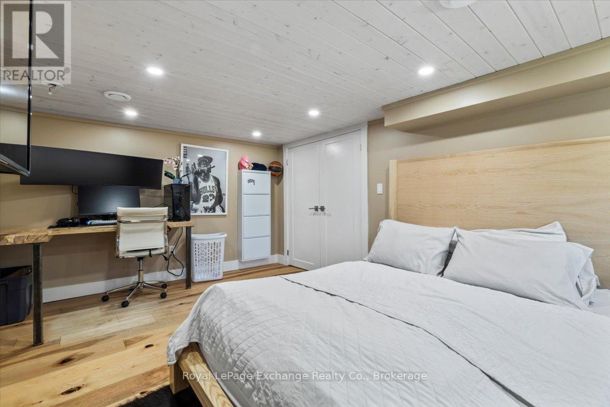 268 Saugeen Street, Saugeen Shores, Ontario N0H 2L0 - Photo 41 - X12267462