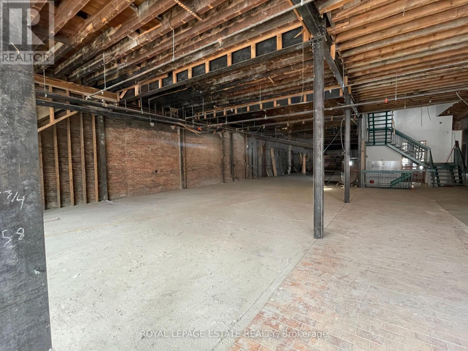 232 Front Street, Belleville (Belleville Ward), Ontario  K8N 5K4 - Photo 7 - X12293789