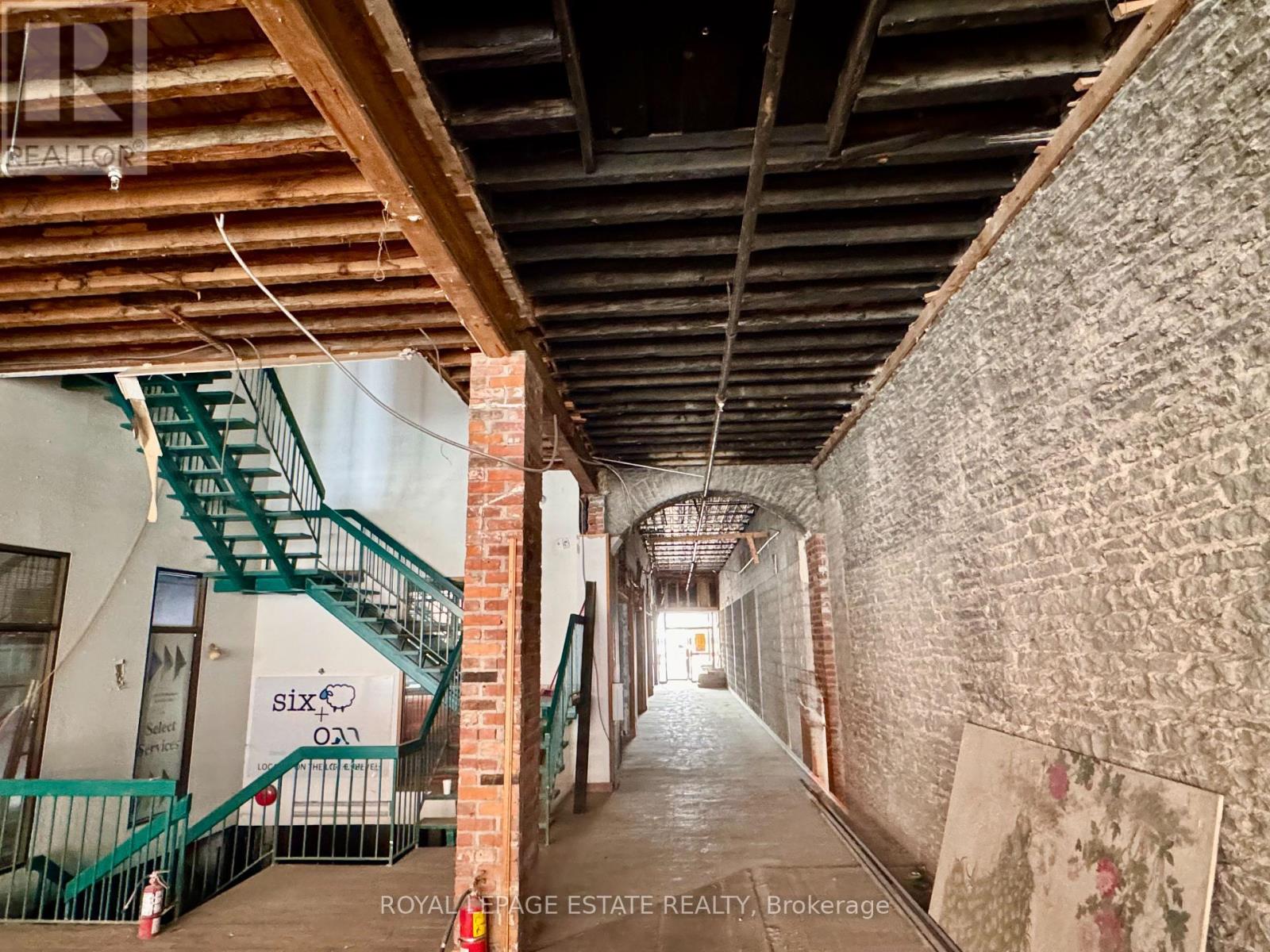 232 Front Street, Belleville (Belleville Ward), Ontario  K8N 5K4 - Photo 8 - X12293789