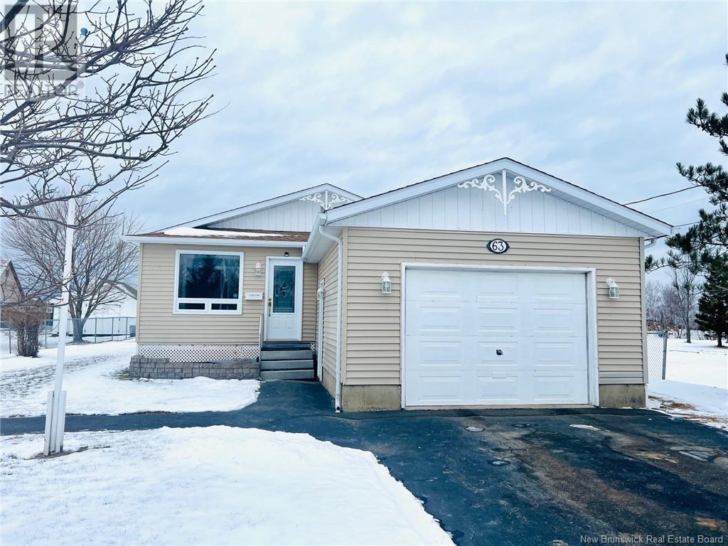 63 rue Parisé, Caraquet, New Brunswick