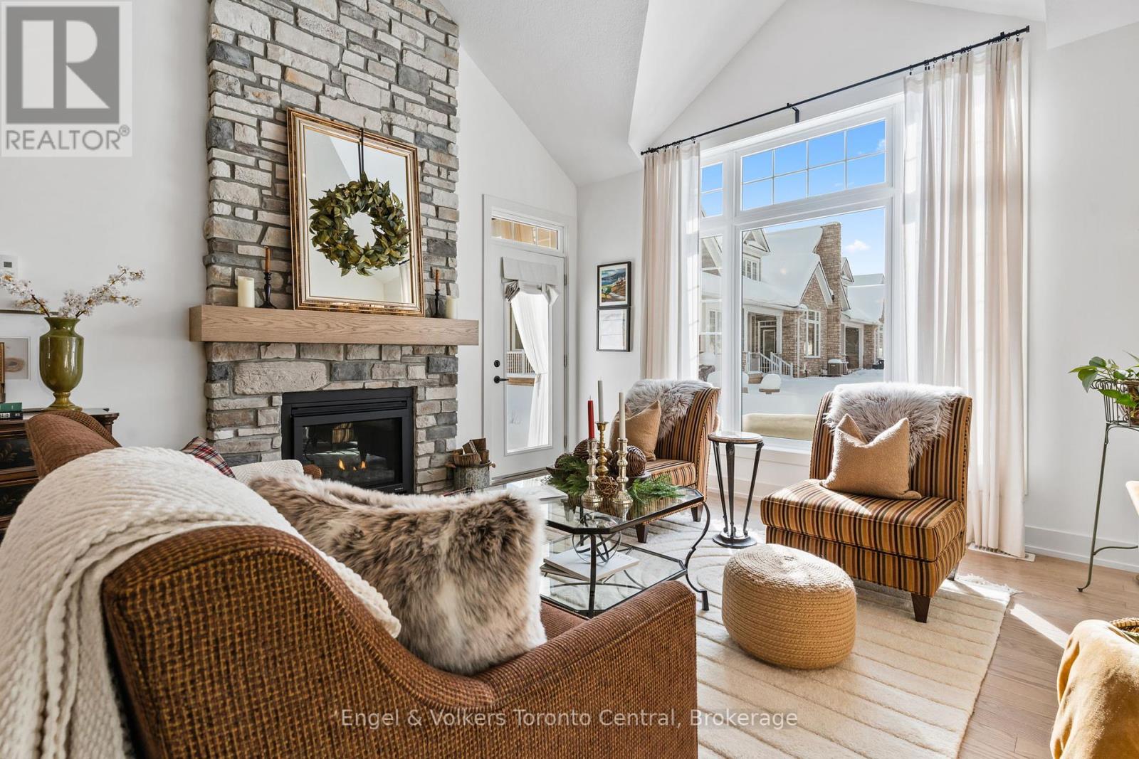 306 Sandpiper Lane, Georgian Bluffs, Ontario  N0H 1S0 - Photo 15 - X12294087