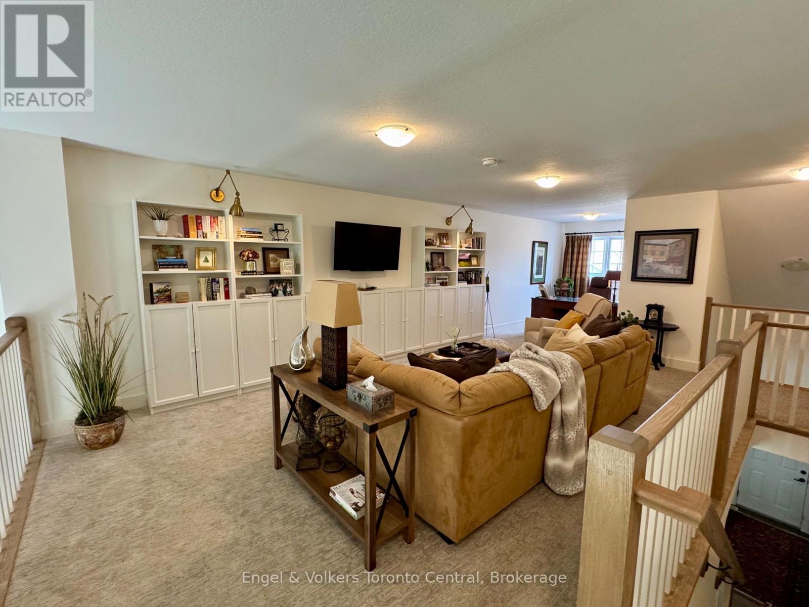 306 Sandpiper Lane, Georgian Bluffs, Ontario  N0H 1S0 - Photo 21 - X12294087