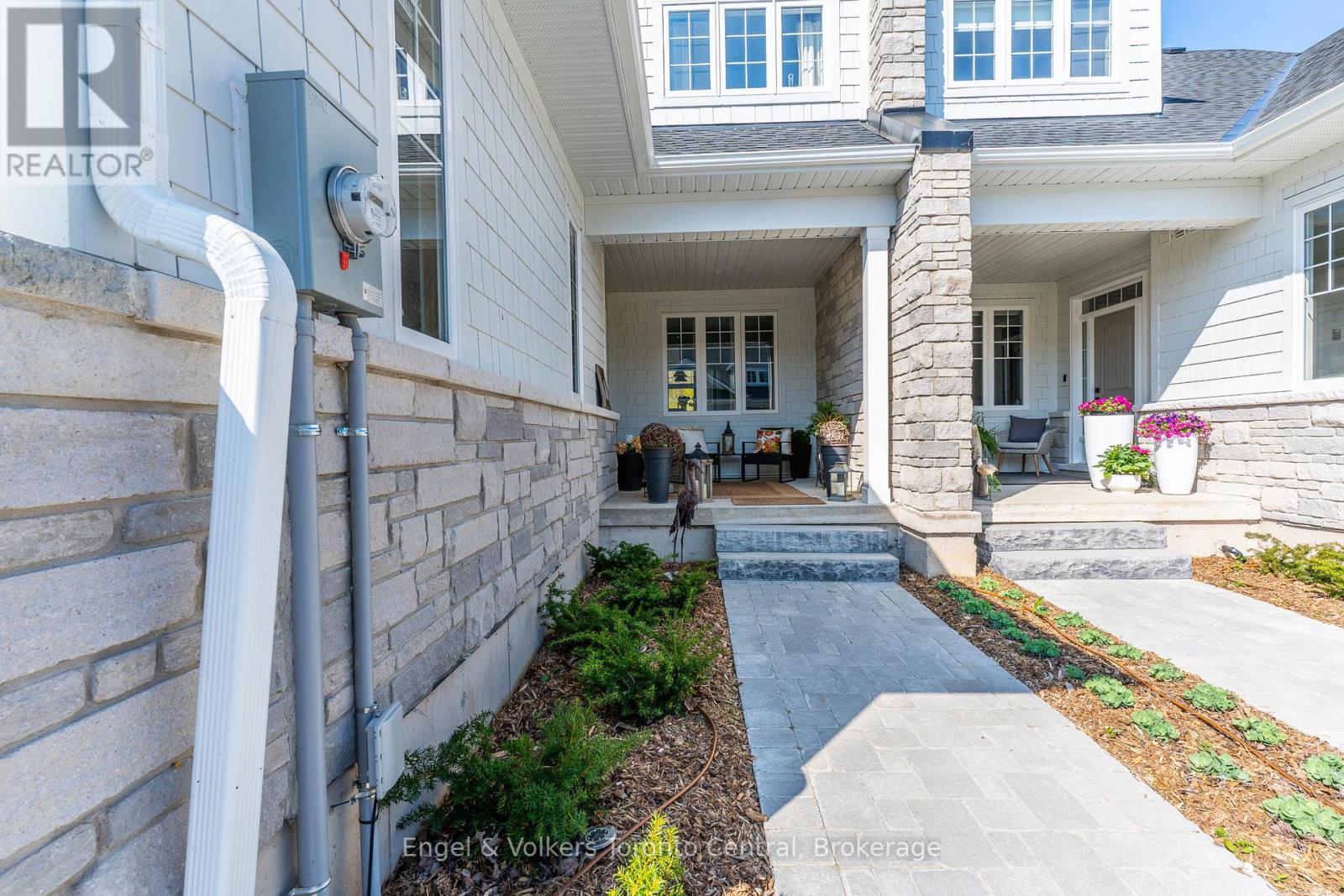306 Sandpiper Lane, Georgian Bluffs, Ontario  N0H 1S0 - Photo 3 - X12294087