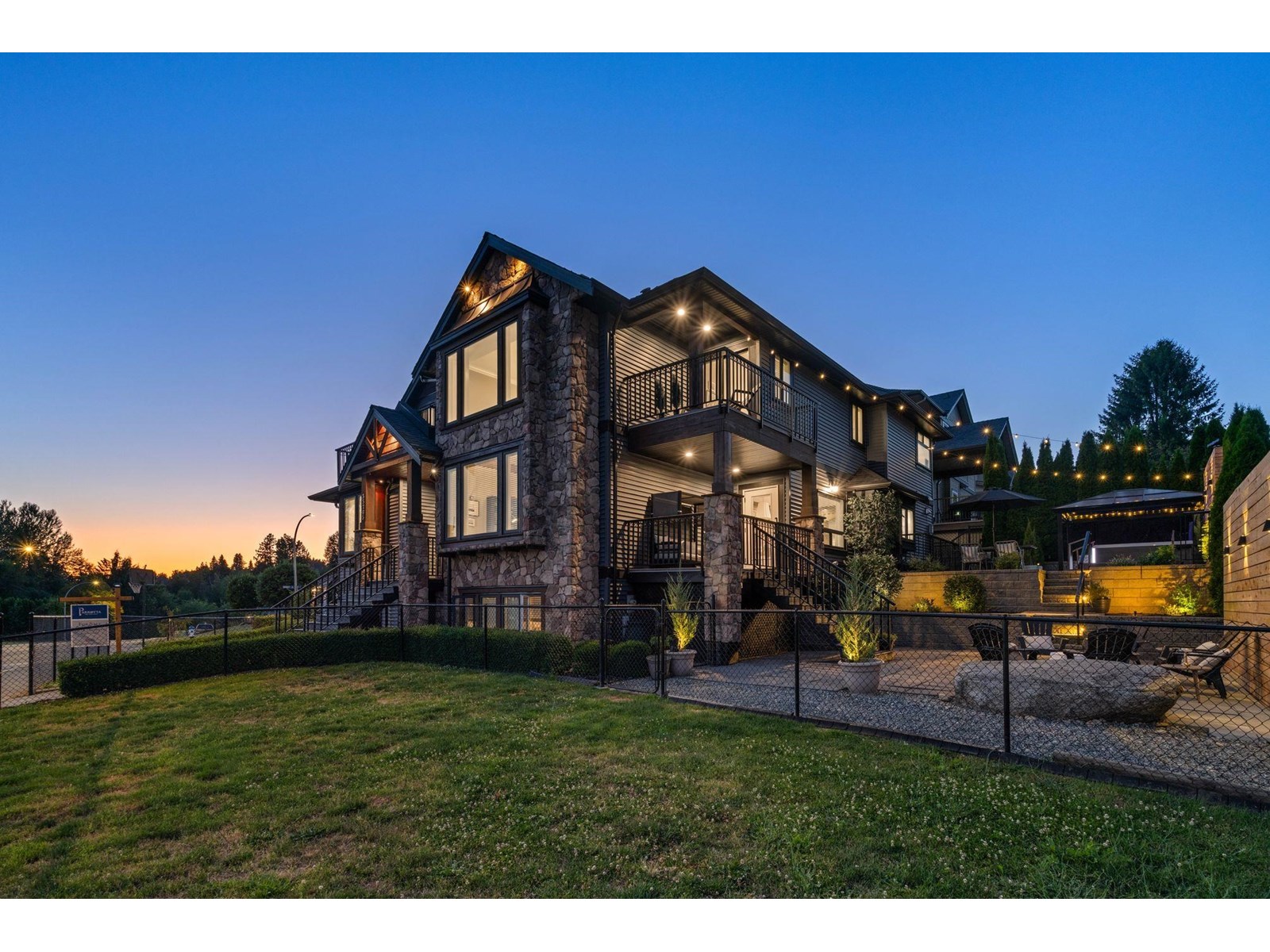 Property at 33765 KNIGHT AVENUE image 2