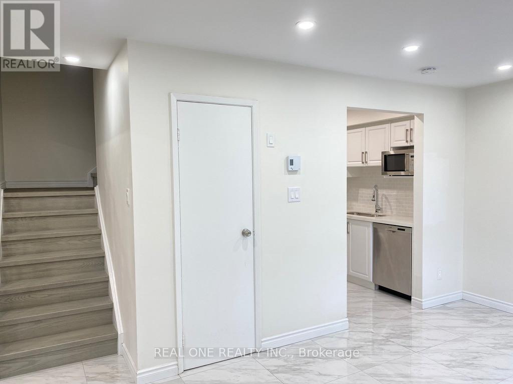 103 Rock Fern Way, Toronto, Ontario  M2J 4N3 - Photo 4 - C12293980
