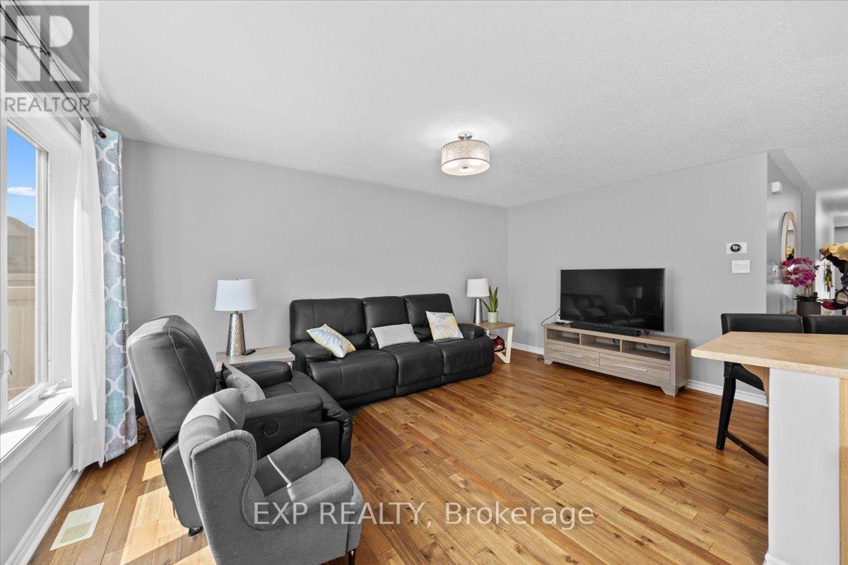 104 Harmattan Avenue, Ottawa, Ontario  K2S 0E3 - Photo 13 - X12294093