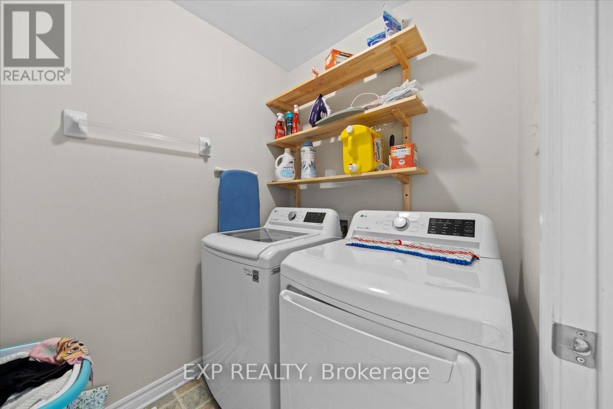 104 Harmattan Avenue, Ottawa, Ontario  K2S 0E3 - Photo 21 - X12294093