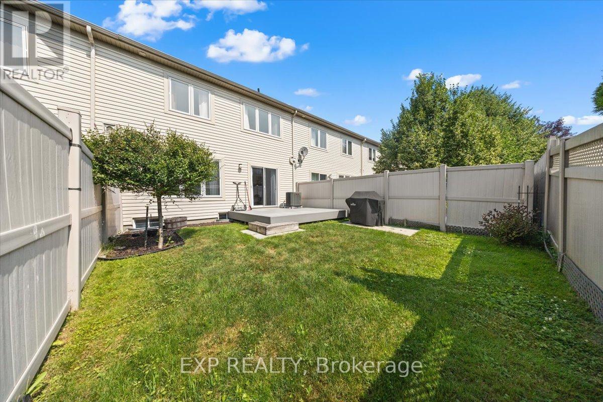 104 Harmattan Avenue, Ottawa, Ontario  K2S 0E3 - Photo 31 - X12294093