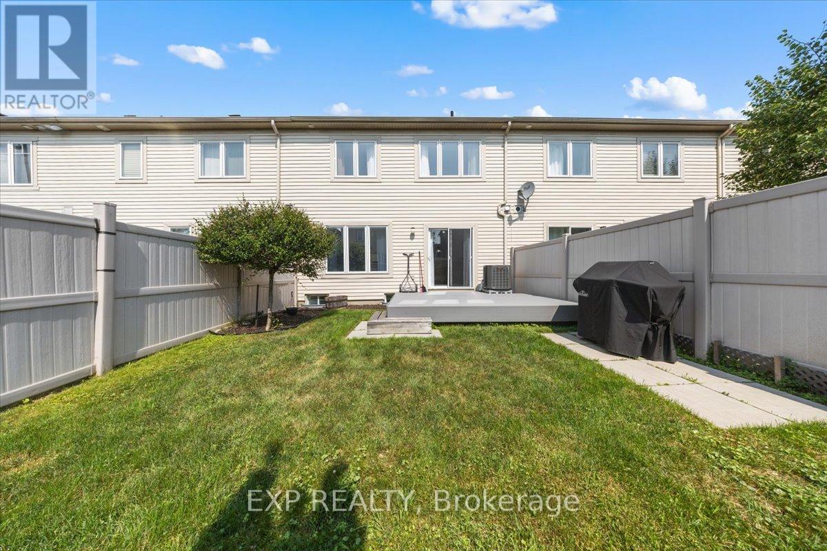 104 Harmattan Avenue, Ottawa, Ontario  K2S 0E3 - Photo 32 - X12294093