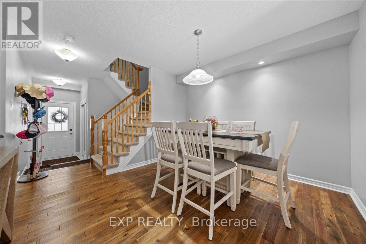 104 Harmattan Avenue, Ottawa, Ontario  K2S 0E3 - Photo 6 - X12294093