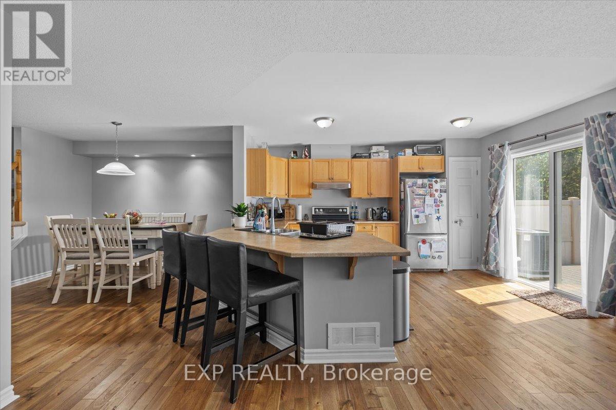 104 Harmattan Avenue, Ottawa, Ontario  K2S 0E3 - Photo 7 - X12294093