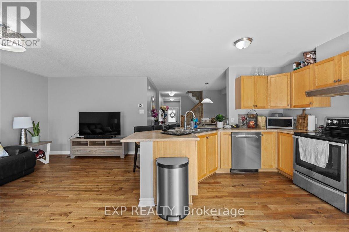 104 Harmattan Avenue, Ottawa, Ontario  K2S 0E3 - Photo 8 - X12294093