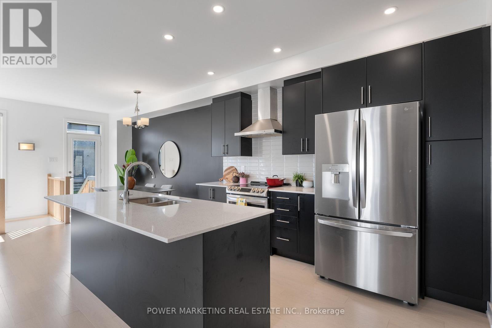 4012 Jockvale Road, Ottawa, Ontario  K2C 3H2 - Photo 12 - X12294100