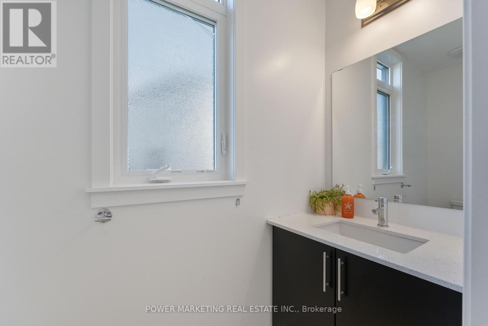 4012 Jockvale Road, Ottawa, Ontario  K2C 3H2 - Photo 17 - X12294100