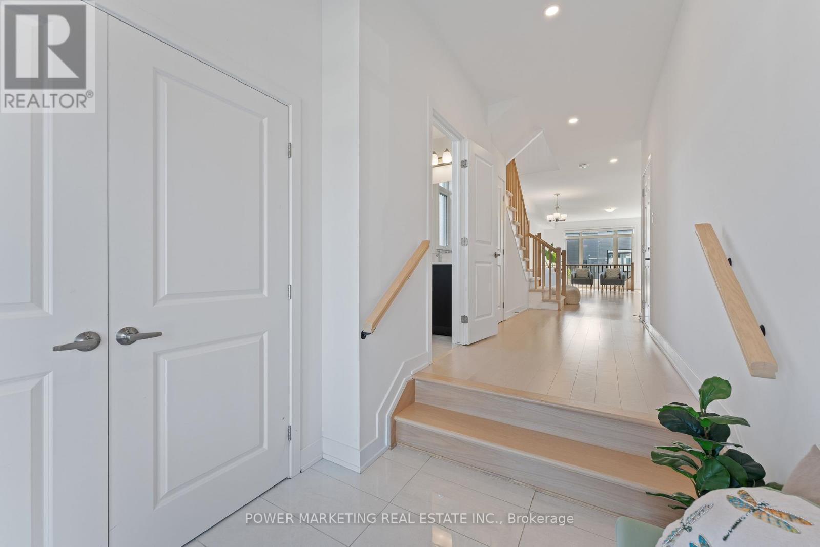 4012 Jockvale Road, Ottawa, Ontario  K2C 3H2 - Photo 5 - X12294100