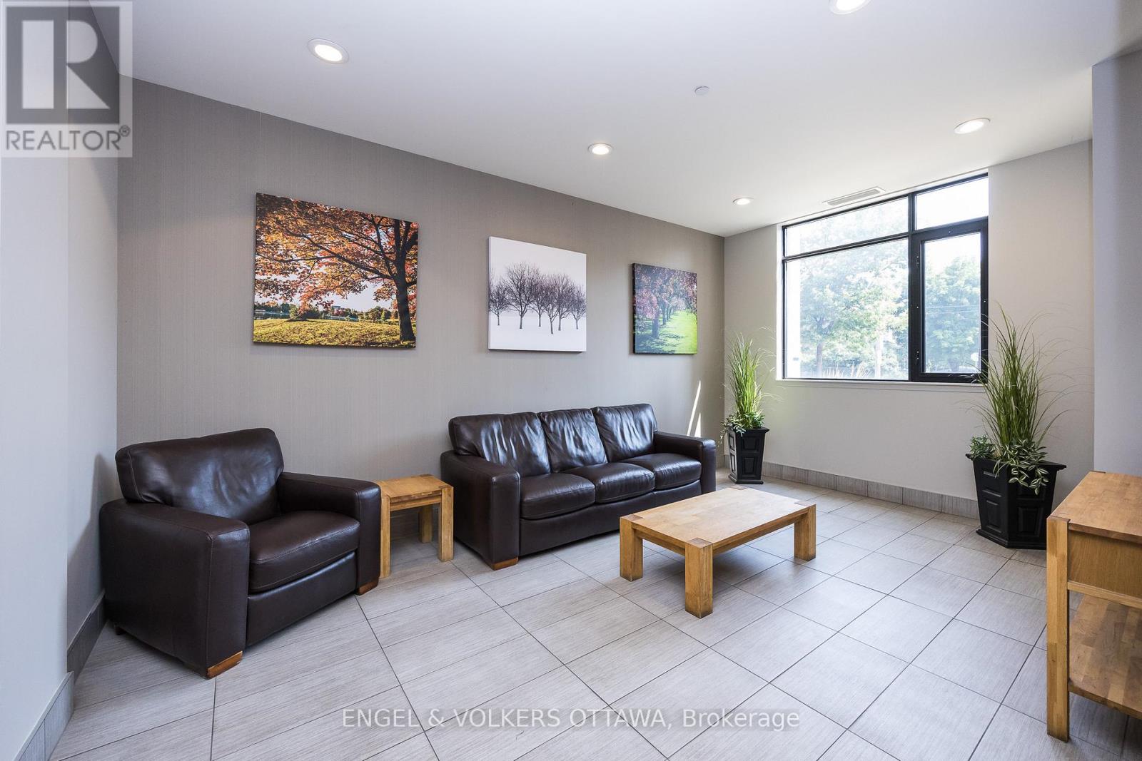 319 - 808 Bronson Avenue, Ottawa, Ontario  K1S 5A4 - Photo 5 - X12294123