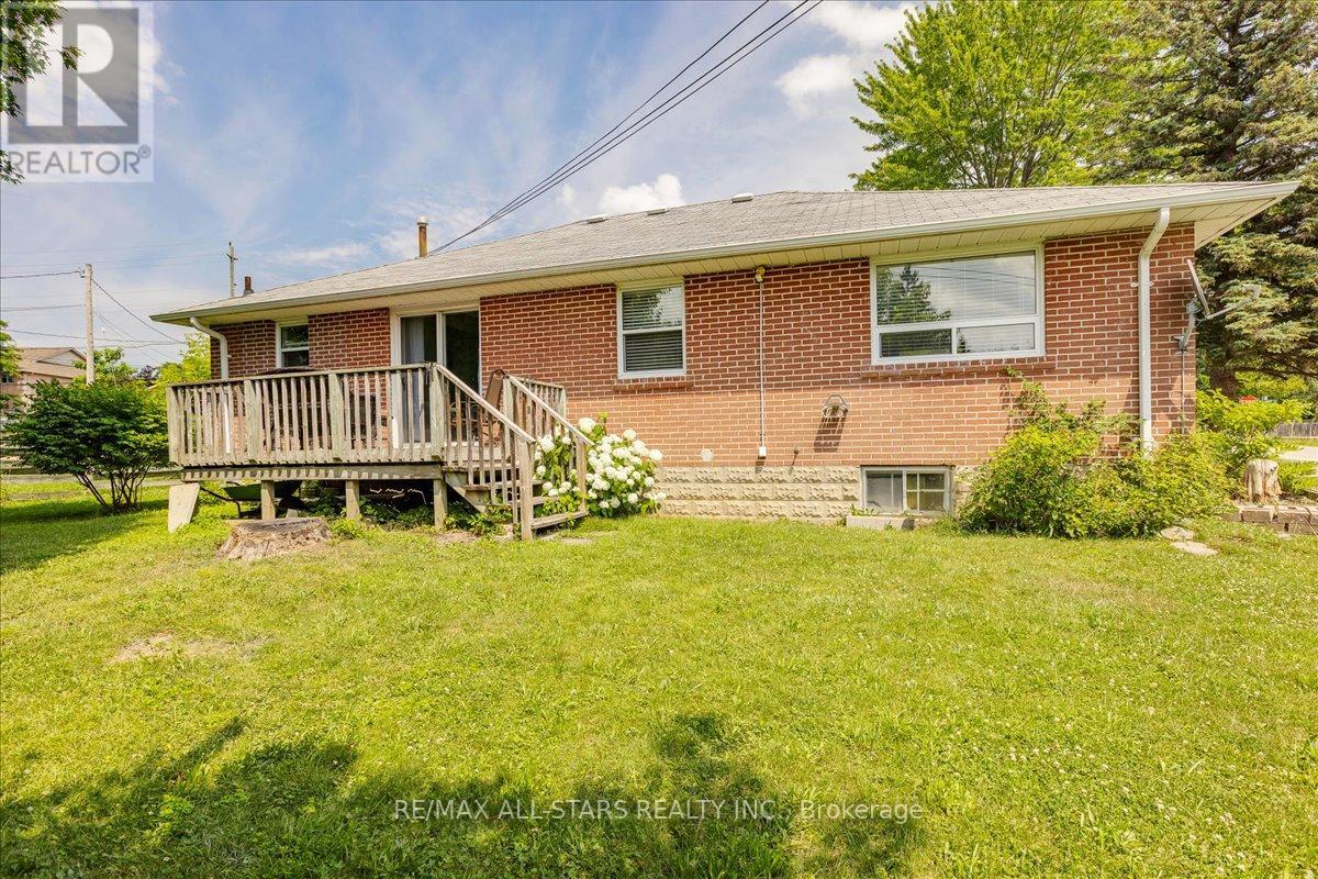 84 Metro Road N, Georgina, Ontario  L4P 1C4 - Photo 21 - N12293977