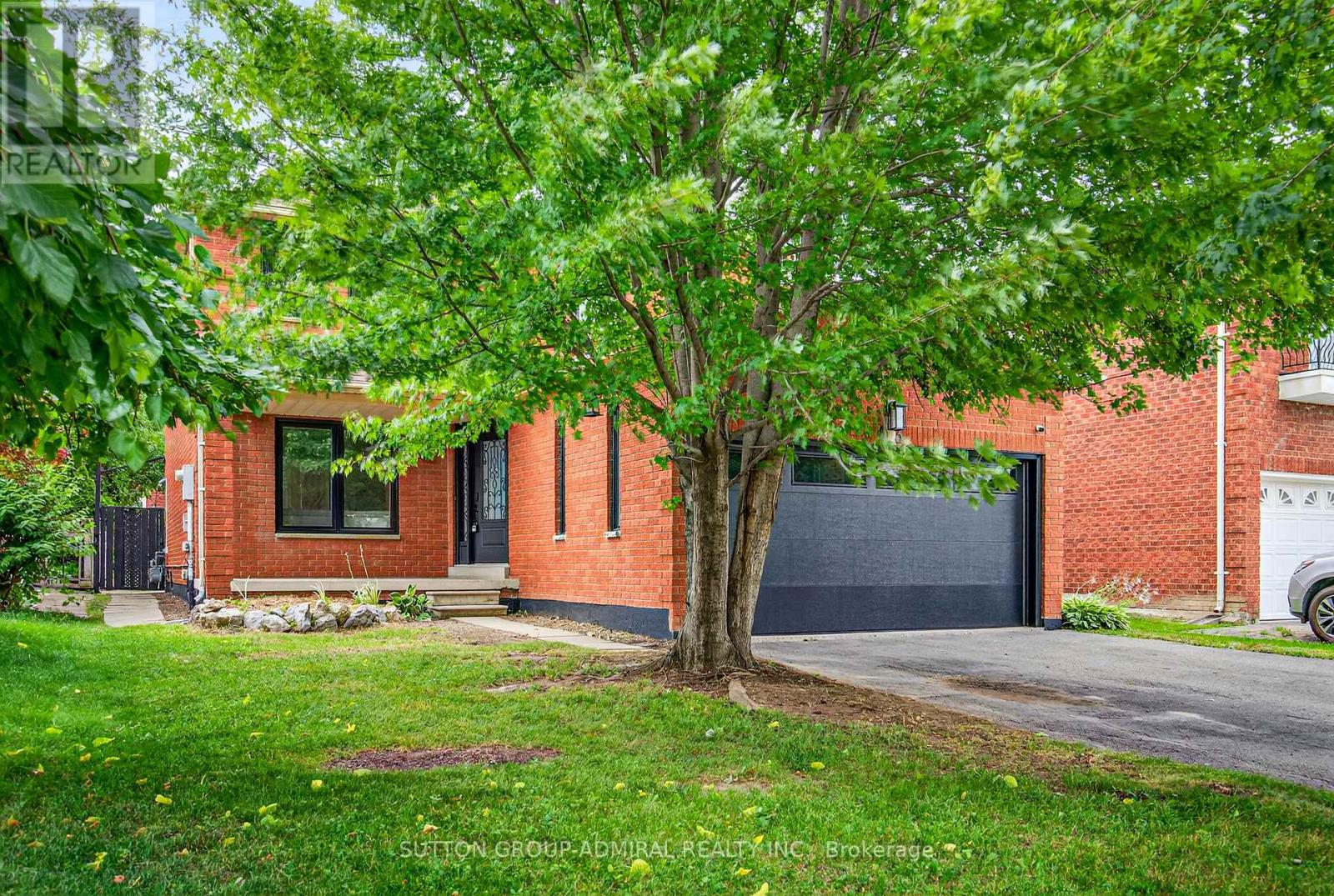Property at 43 KEREMEOS CRESCENT image 2