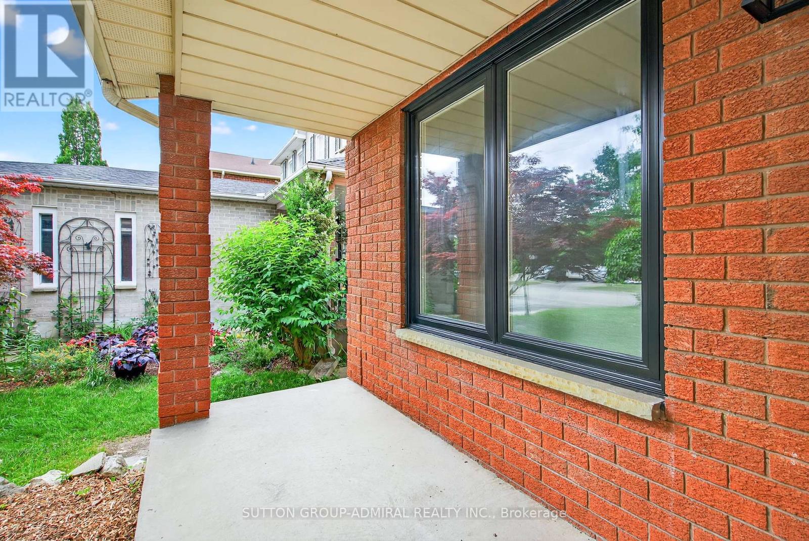 Property at 43 KEREMEOS CRESCENT image 3