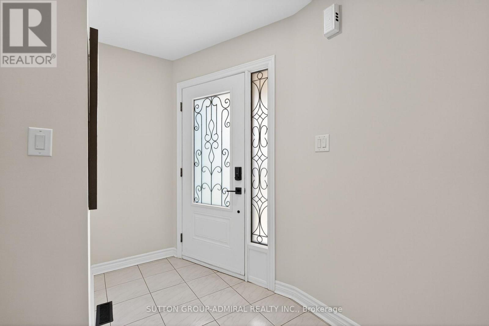 Property at 43 KEREMEOS CRESCENT image 4