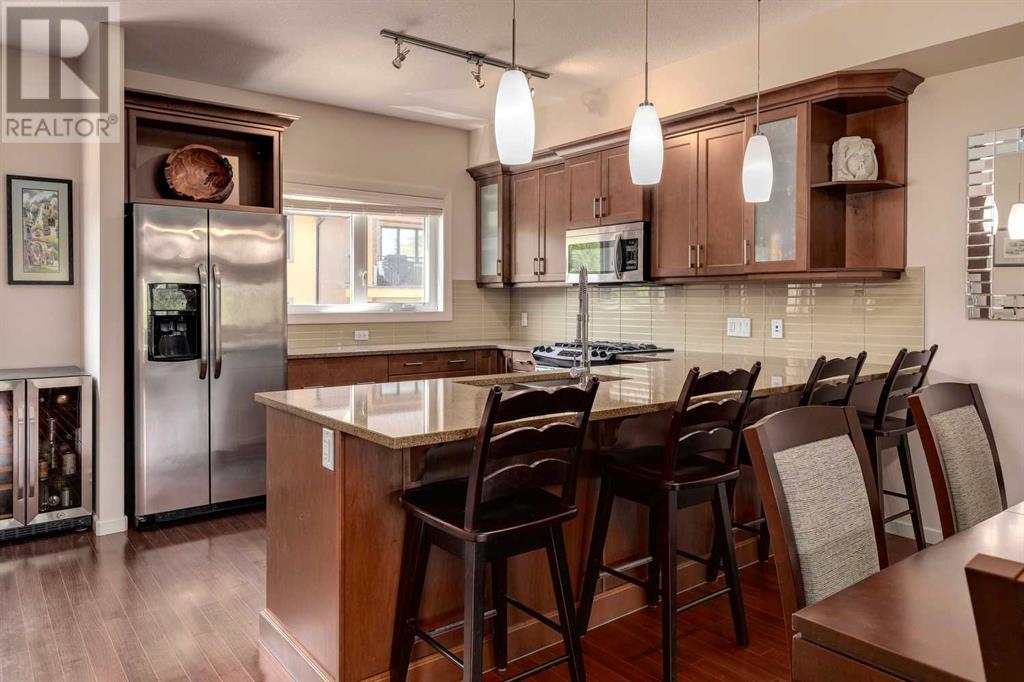 Property at 407 Valley Ridge Manor NW image 3