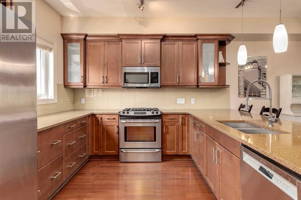 Property at 407 Valley Ridge Manor NW image 4