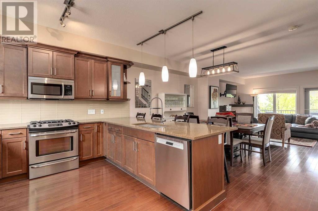 Property at 407 Valley Ridge Manor NW image 1