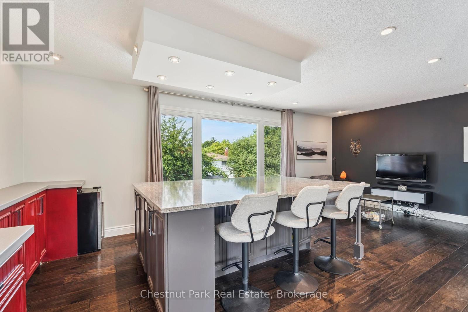 16 Davies Crescent, Barrie, Ontario  L4M 2M3 - Photo 18 - S12294174