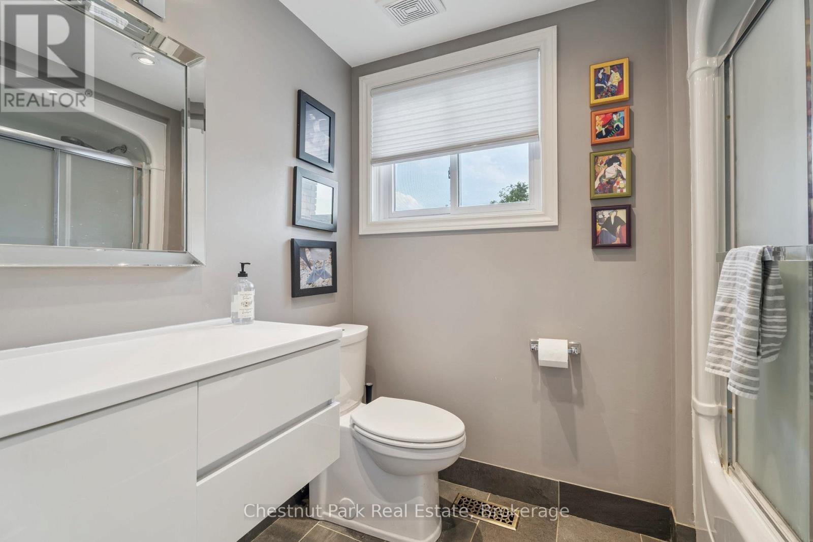 16 Davies Crescent, Barrie, Ontario  L4M 2M3 - Photo 27 - S12294174