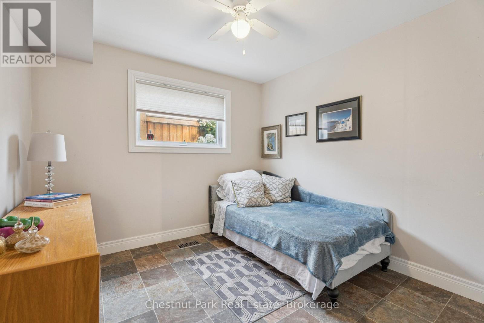 16 Davies Crescent, Barrie, Ontario  L4M 2M3 - Photo 35 - S12294174
