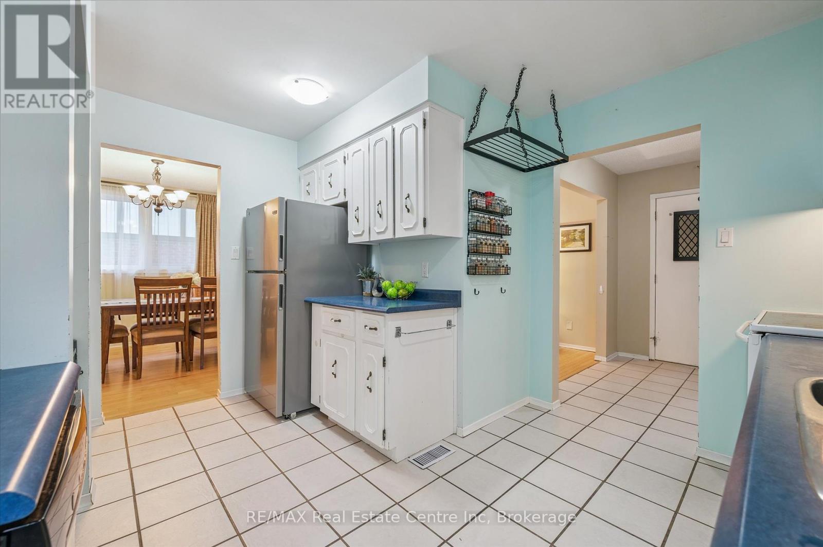 166 Winding Way, Kitchener, Ontario N2N 1N5 - Photo 13 - X12294130