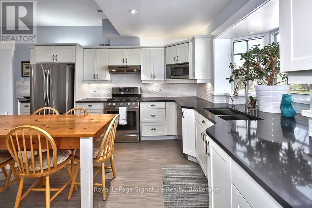 807035 25th Side Road, Grey Highlands, Ontario  N0C 1G0 - Photo 15 - X12294165