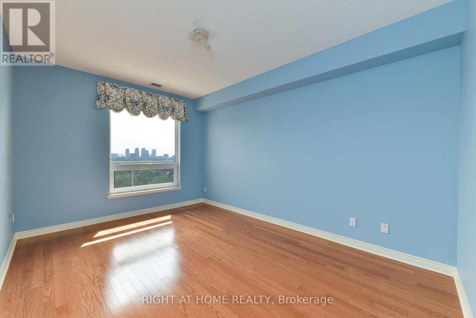 Uph2 - 350 Mill Road, Toronto, Ontario  M9C 5R7 - Photo 18 - W12293963