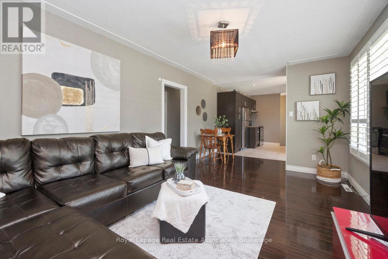 107 Court Street N, Milton (Om Old Milton), Ontario  L9T 2S4 - Photo 11 - W12293968
