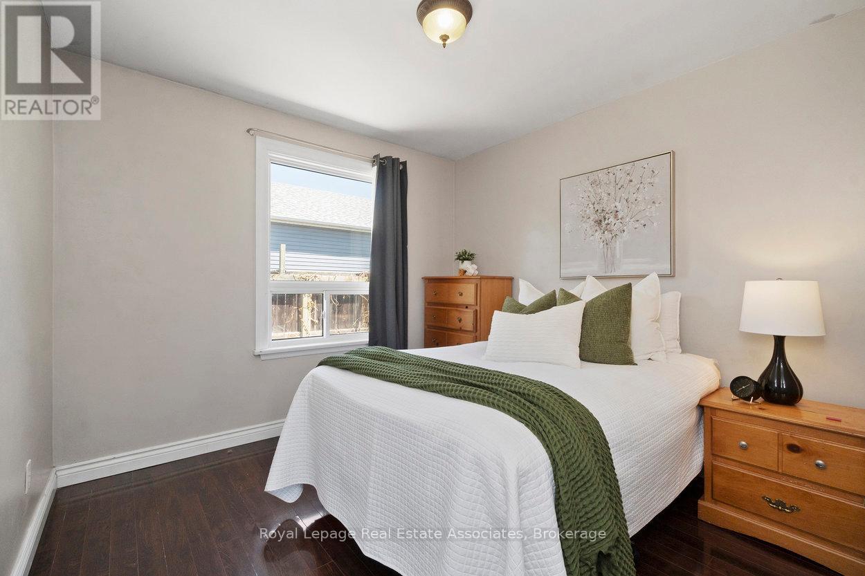 107 Court Street N, Milton (Om Old Milton), Ontario  L9T 2S4 - Photo 14 - W12293968