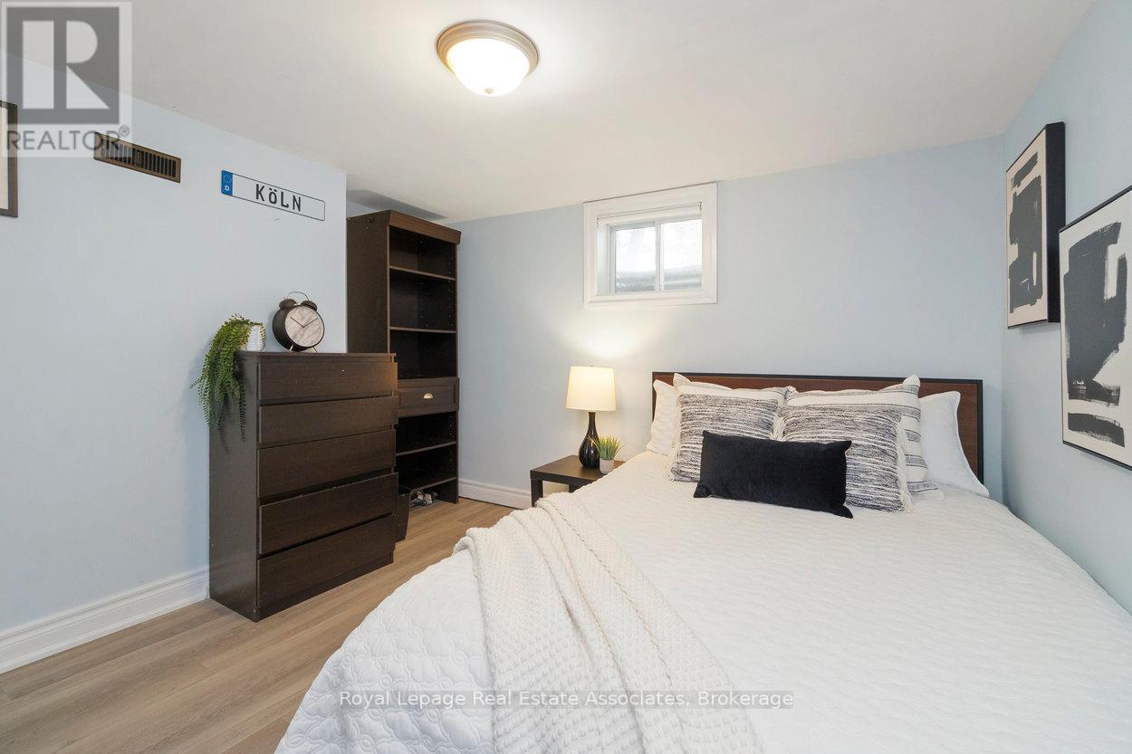 107 Court Street N, Milton (Om Old Milton), Ontario  L9T 2S4 - Photo 23 - W12293968