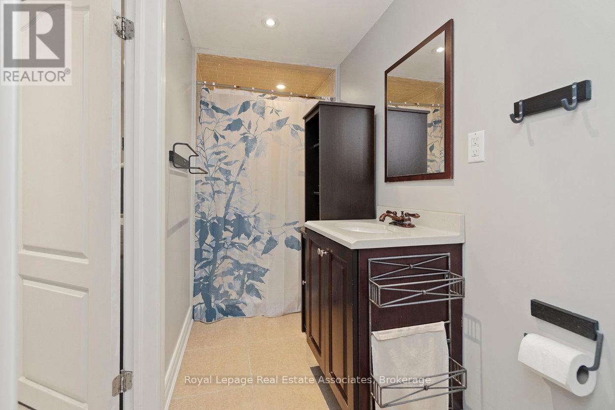 107 Court Street N, Milton (Om Old Milton), Ontario  L9T 2S4 - Photo 26 - W12293968