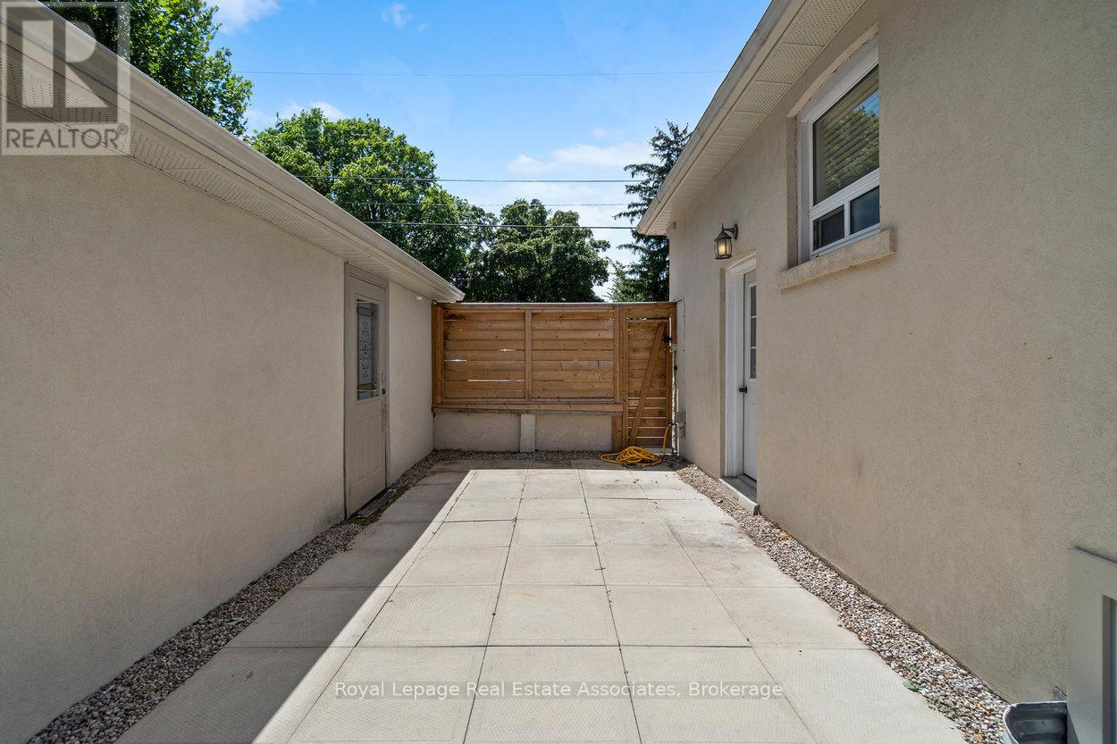 107 Court Street N, Milton (Om Old Milton), Ontario  L9T 2S4 - Photo 31 - W12293968