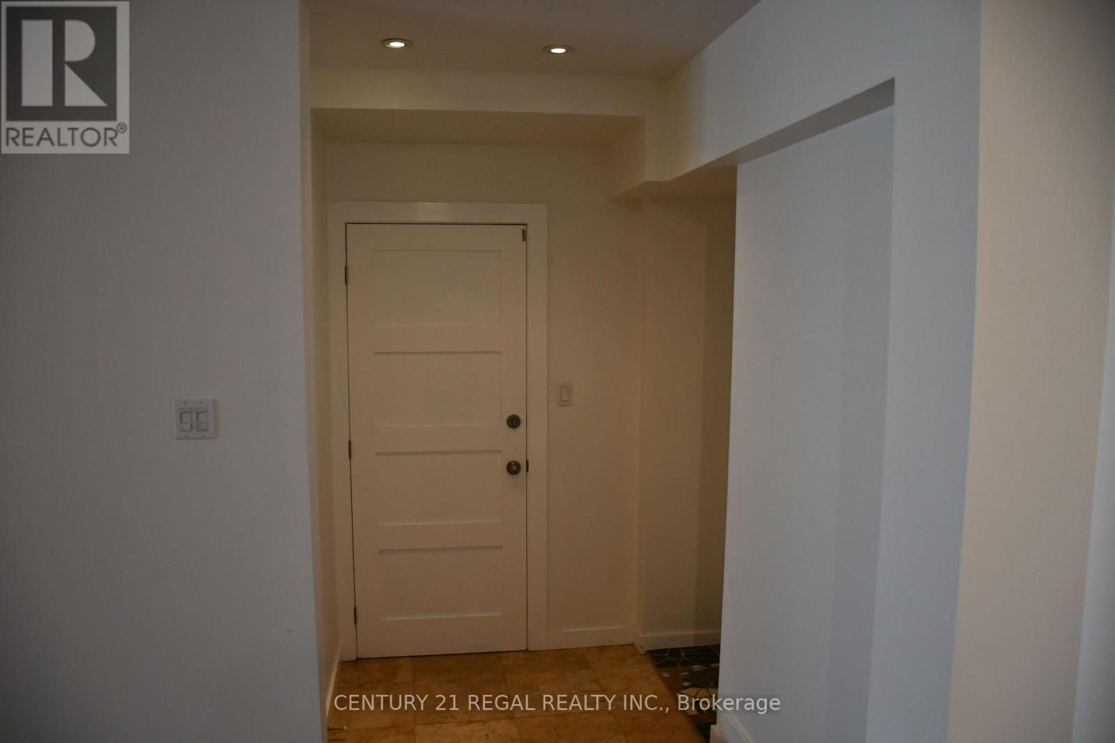 Main - 236 Christie Street, Toronto, Ontario  M6G 3B8 - Photo 6 - W12294022