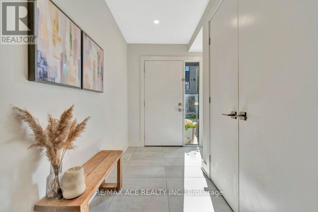 Property at 4 - 107 CONCESSION STREET image 5