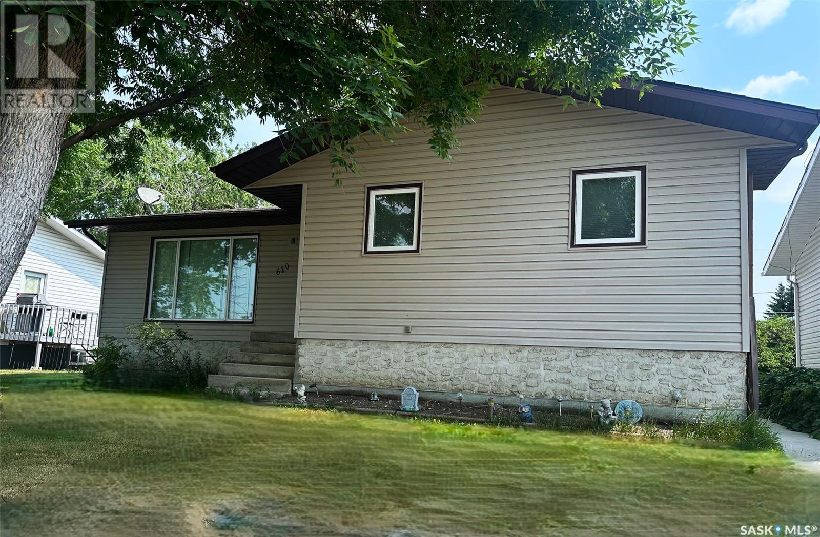 610 Hudson Street, Hudson Bay, Saskatchewan  S0E 0E0 - Photo 2 - SK005579