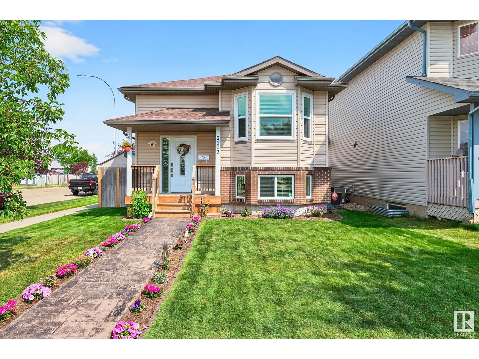 Property at #3117 3117 49 ST image 1