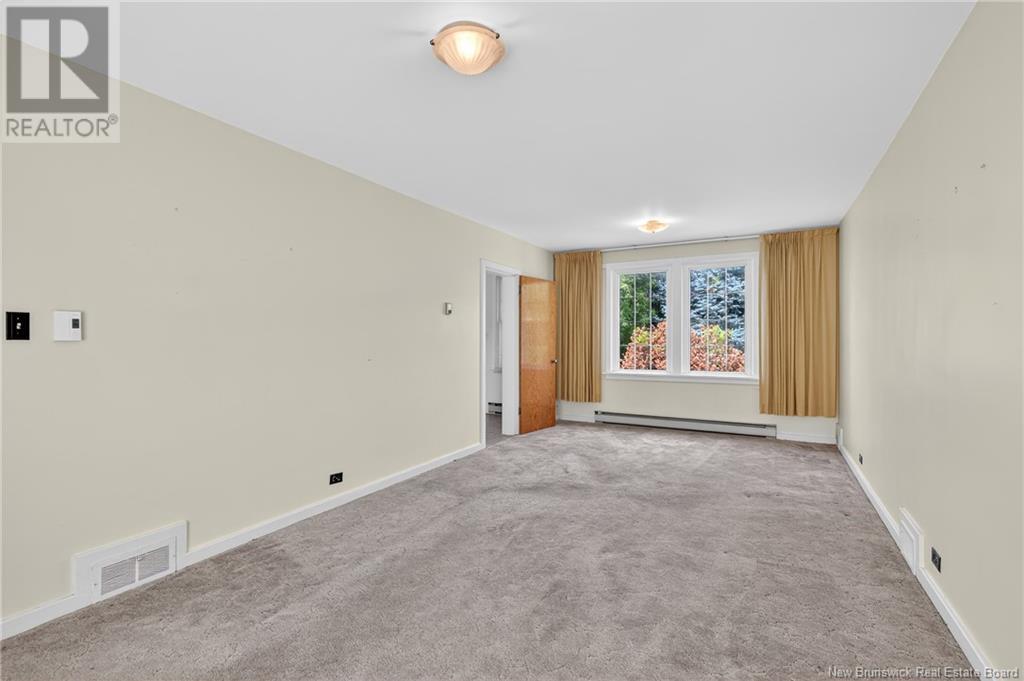 243 York Street, Bathurst, New Brunswick  E2A 1G9 - Photo 17 - NB123186