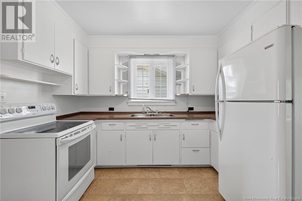 243 York Street, Bathurst, New Brunswick  E2A 1G9 - Photo 9 - NB123186